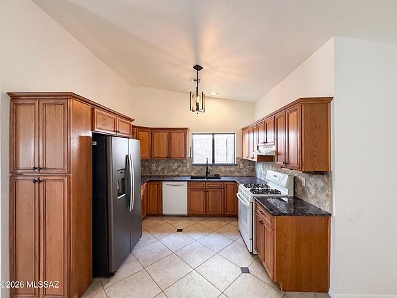 2nd image of 10149 E Danbury Pl