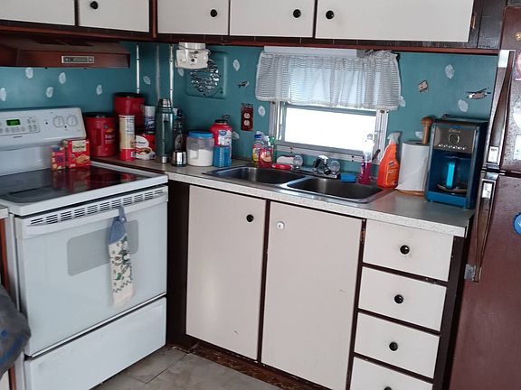 4th image of 311 Albion Ave #311