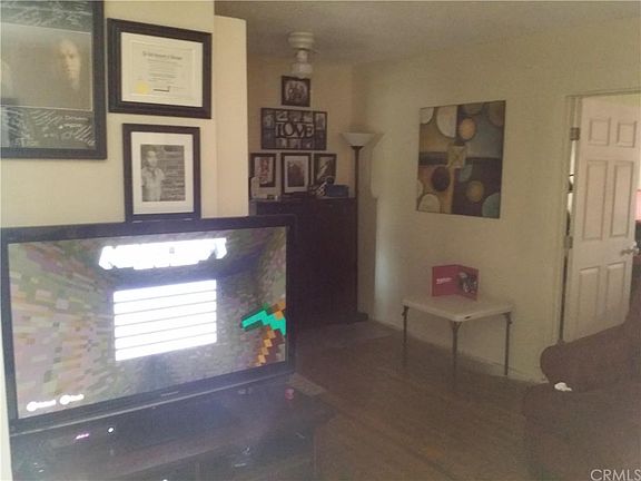 3rd image of 839 E 103rd Pl
