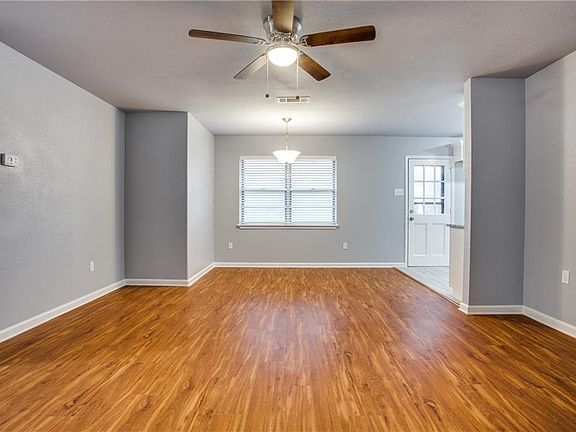 3rd image of 350 Linkmeadow Dr