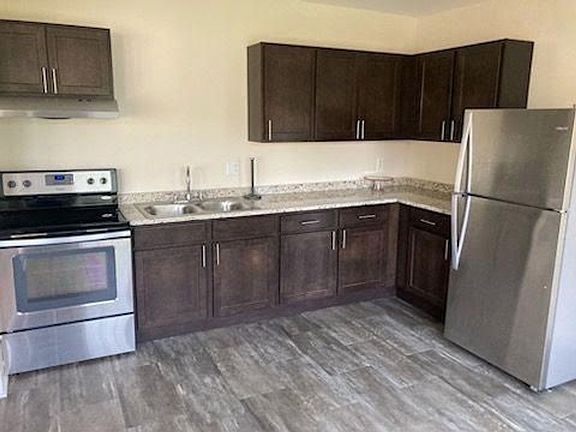 2nd image of 409 Stolp Ave #111