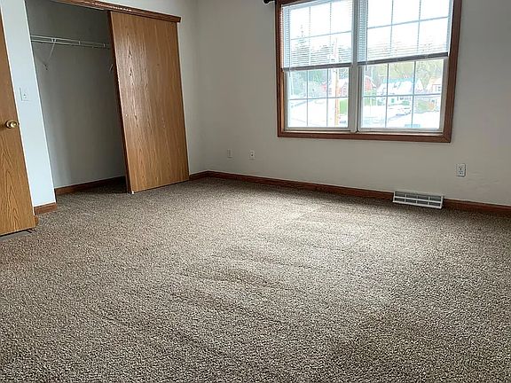 4th image of 4151 Pine Ave