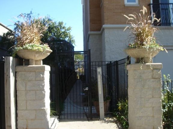 2nd image of 2021 N Kedzie Ave APT 2F