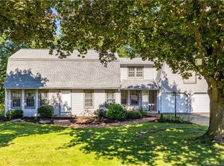 15 Ledgecrest Ter, Manchester, CT 06040