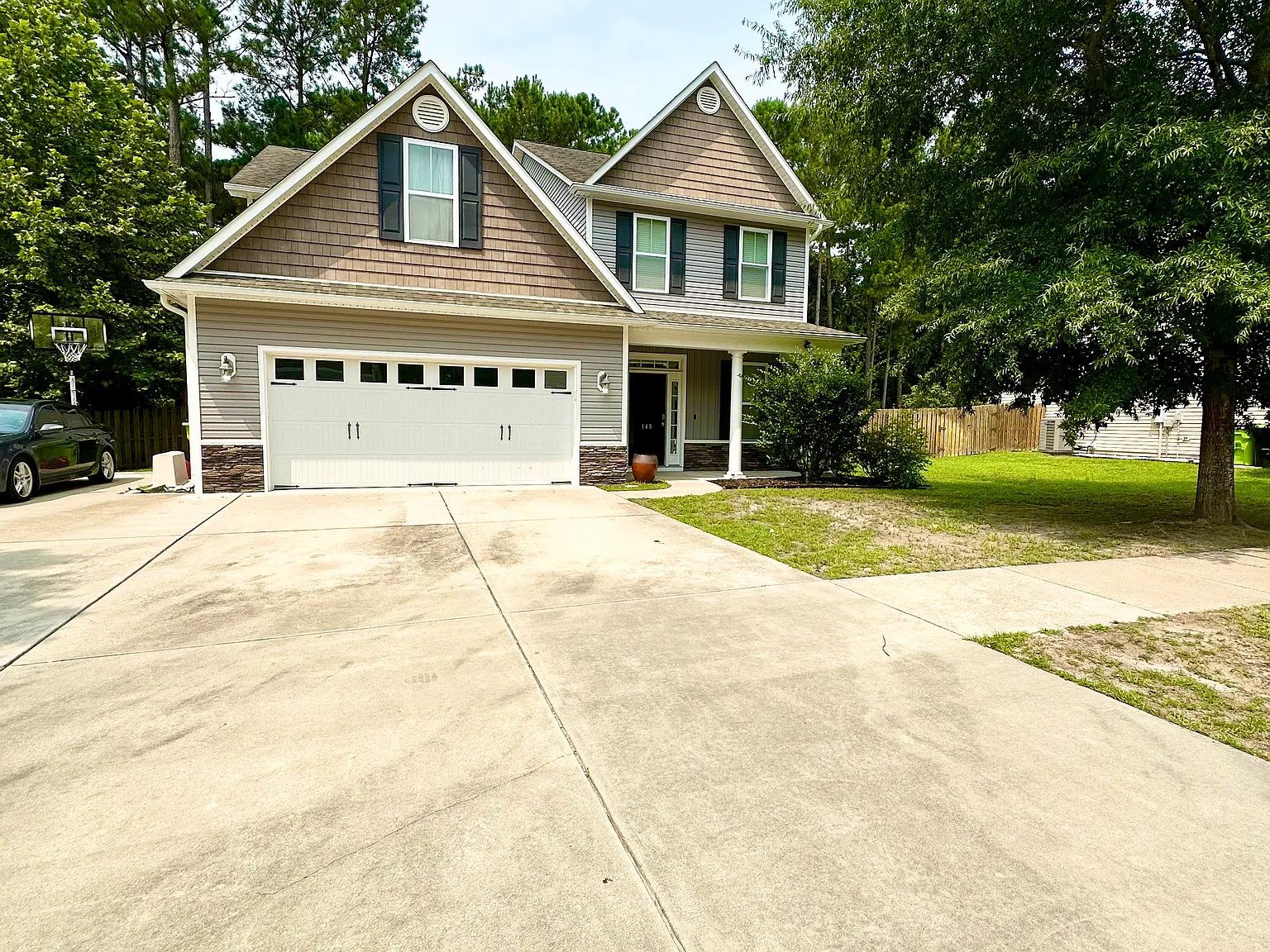 5 bed, 3166 sqft, $2,950 — Photo 1