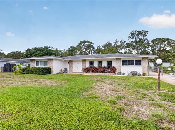 443 Castle DR, NAPLES, FL 34119