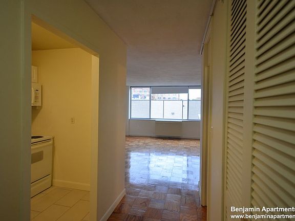 5th image of 79 Monmouth St #2R