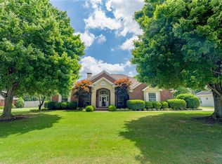 1770 N Barrington Dr, Fayetteville, AR 72701