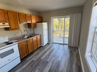 304 Providence Rd APT D, South Grafton, MA 01560