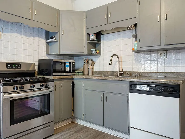 2525 York St #1 — Photo 8