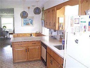 5th image of 48 Brookedge Dr
