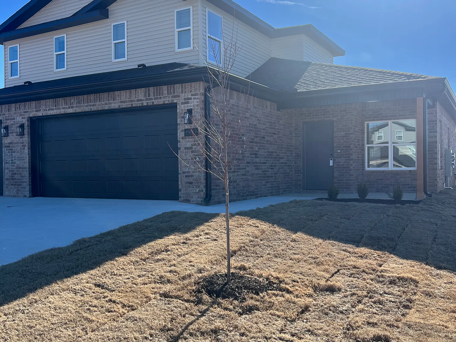 3 bed, 2.5 bath, 1457 sqft, $1,750 — Photo 1