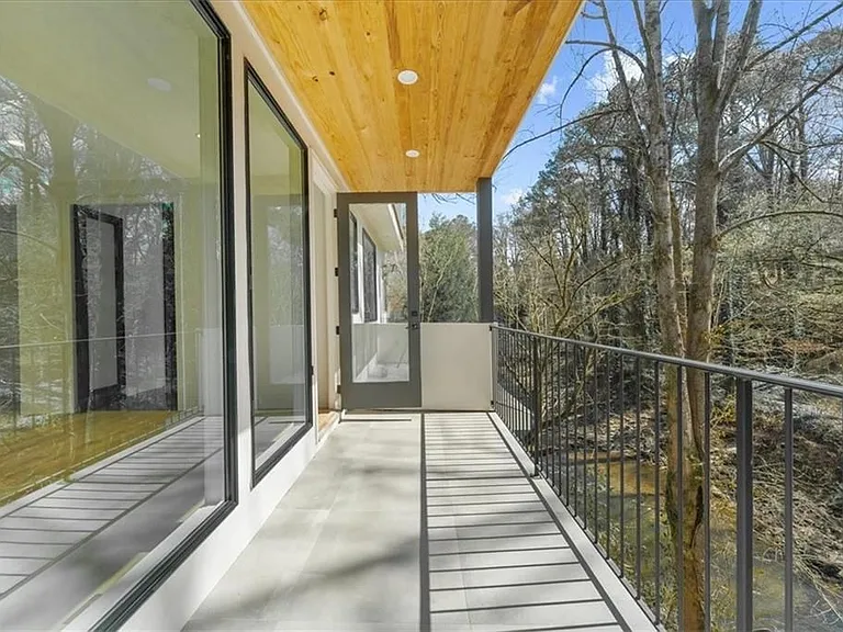 942 Peachtree Battle Cir — Photo 35