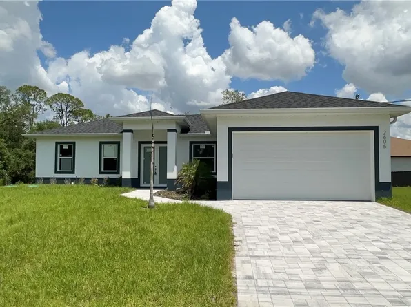 2605 E 18th St, Lehigh Acres, FL 33972