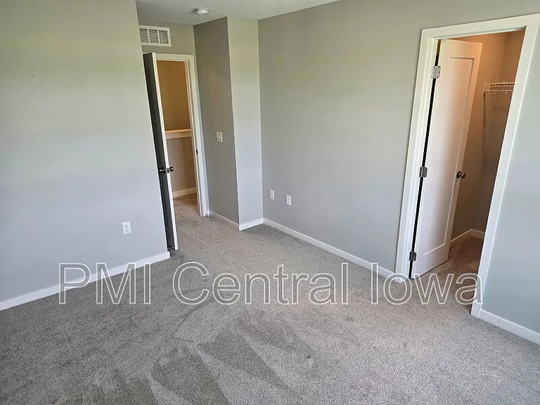 9643 Turnpoint Dr — Photo 25