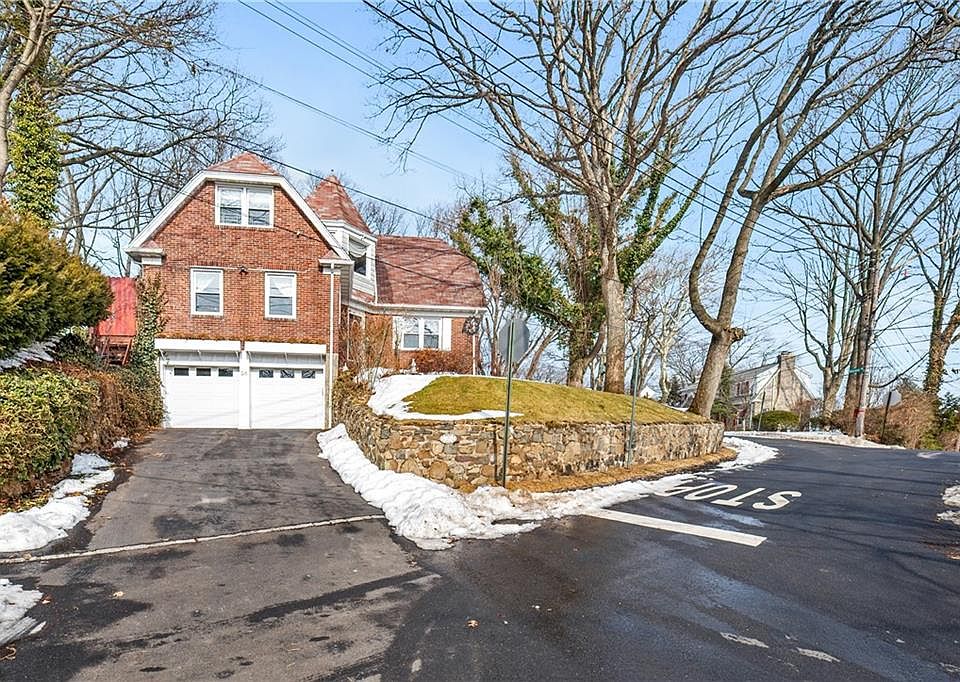 1st image of 34 Holsman Rd