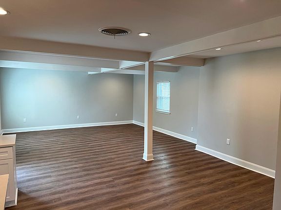 4th image of 1617 Belmont Pl