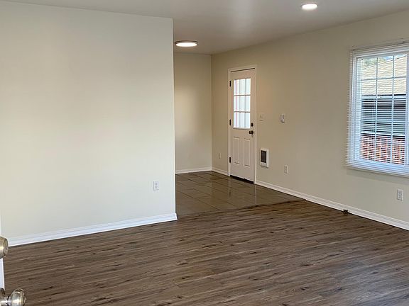 3rd image of 810 W 13th St