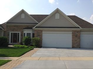 223 Johnson Woods Dr, Batavia, IL 60510