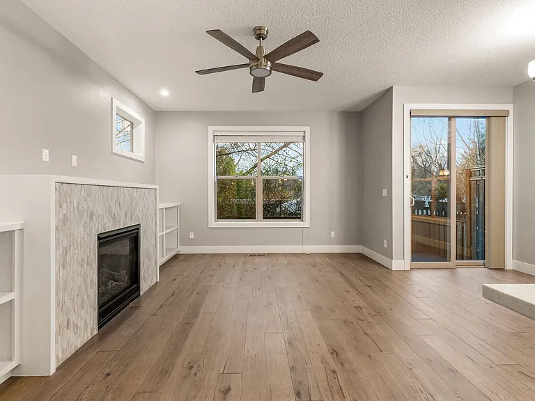 7898 SW Capitol Hill Rd — Photo 3