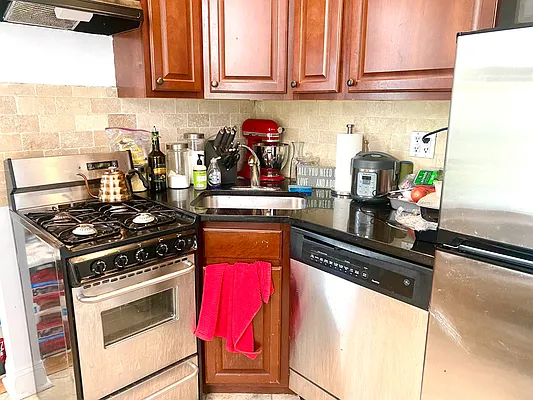 Rented by Corcoran | media 30