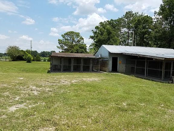 back of kennel buildings