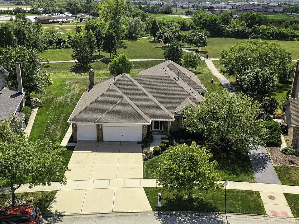 1st image of 19724 Edgebrook Ln
