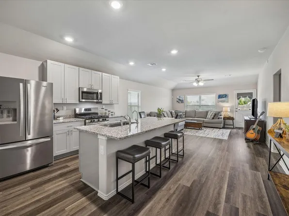 305 Cumberland Forest Dr, Magnolia, TX 77354