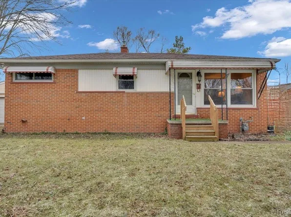 864 Carolina, Marysville, MI 48040