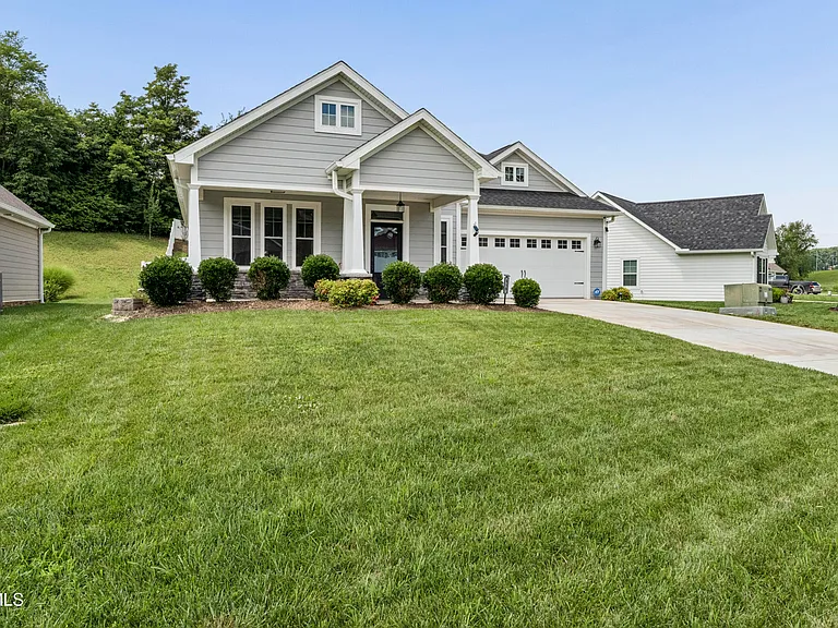 515 Villa Ln — Photo 39