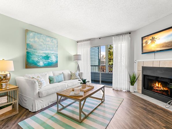 10600 4th St N APT 220