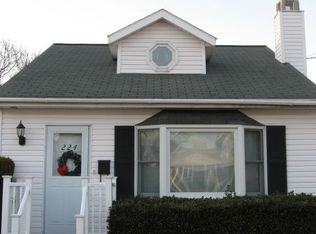 224 Chelsea Rd, Pasadena, MD 21122