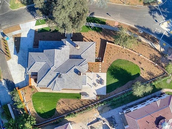 4th image of 3861 E California Blvd