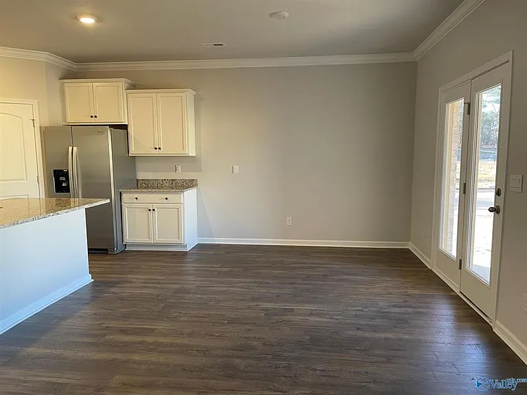 22067 Chancery Ln — Photo 3