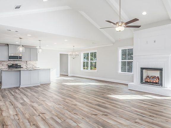 3rd image of 213 Hundley Dr