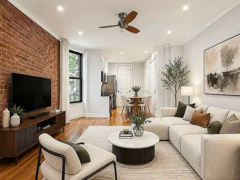 252 Mott St #16 — Photo 2
