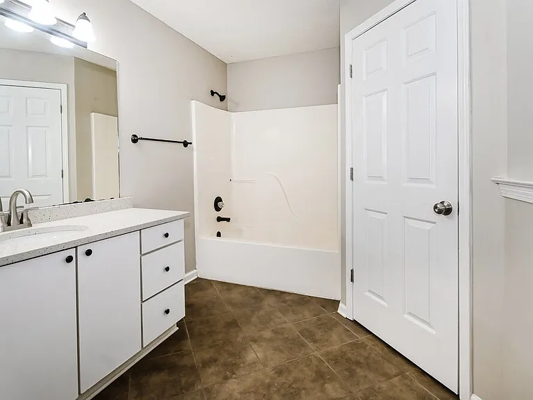 277 Gaslight Cv — Photo 12