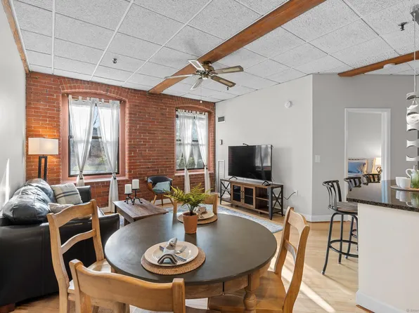 222 Williams Street East #323, Glastonbury, CT 06033