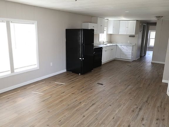 4th image of 9 Murphy Ln