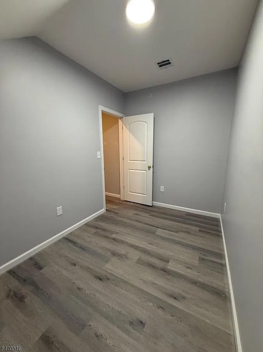 3 bed, 1.0 bath, $2,700 — Photo 2
