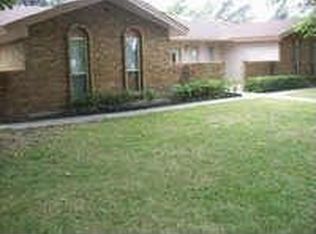 5612 Diamond Oaks Dr N, Haltom City, TX 76117