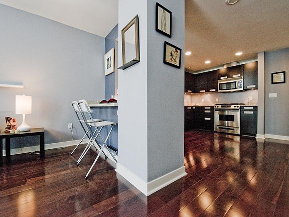 3rd image of 300 Berry St Unit 520