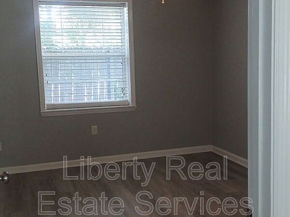 5th image of 131 Rolland St