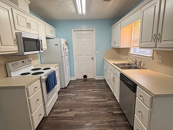 5th image of 319 33rd Ave S