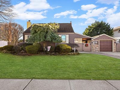 264 N Delaware Avenue, Massapequa, NY, 11758