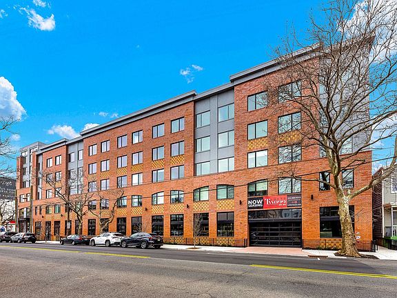 4th image of 222 Avenue E #8076105