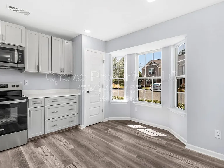9516 Drains Bay Ct — Photo 4