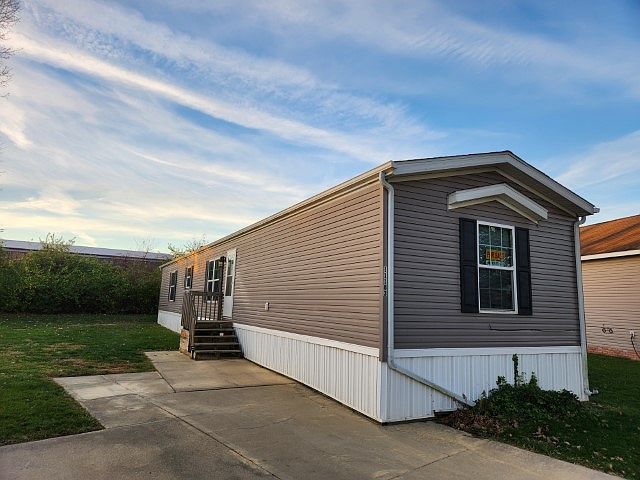 1st image of 11183 Chestnut Sq #313