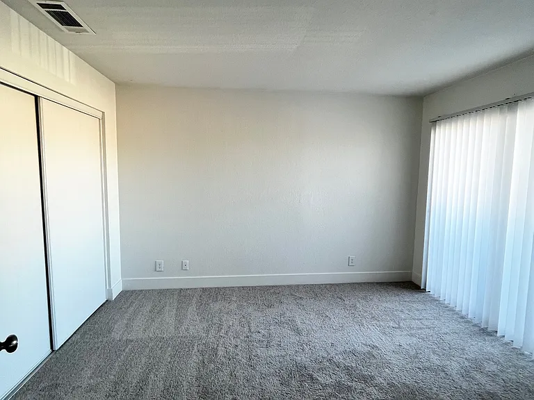 Lakehouse Apartments — Photo 16