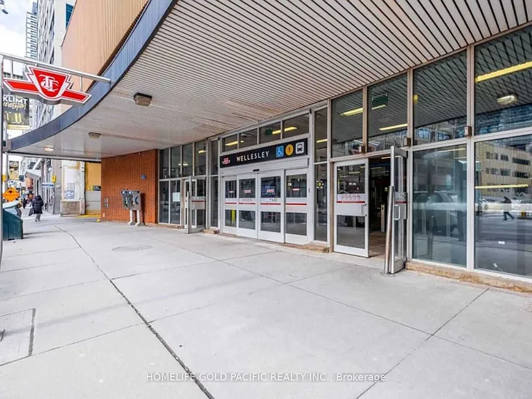 22 Wellesley St E #705 — Photo 16